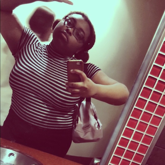 Meet your Posher, Lauryn - Picture 1 of 1